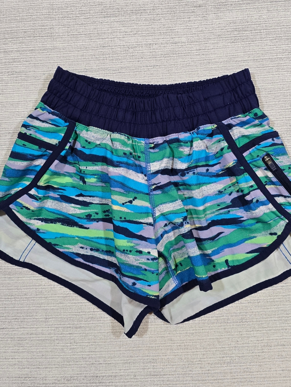 Lululemon Tracker Shorts Womens 4 Seven Wonders Multi Hero Blue Athletic Running